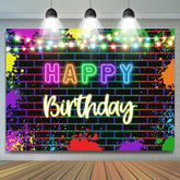 Graffiti scintillant sur le mur joyeux anniversaire toile de fond